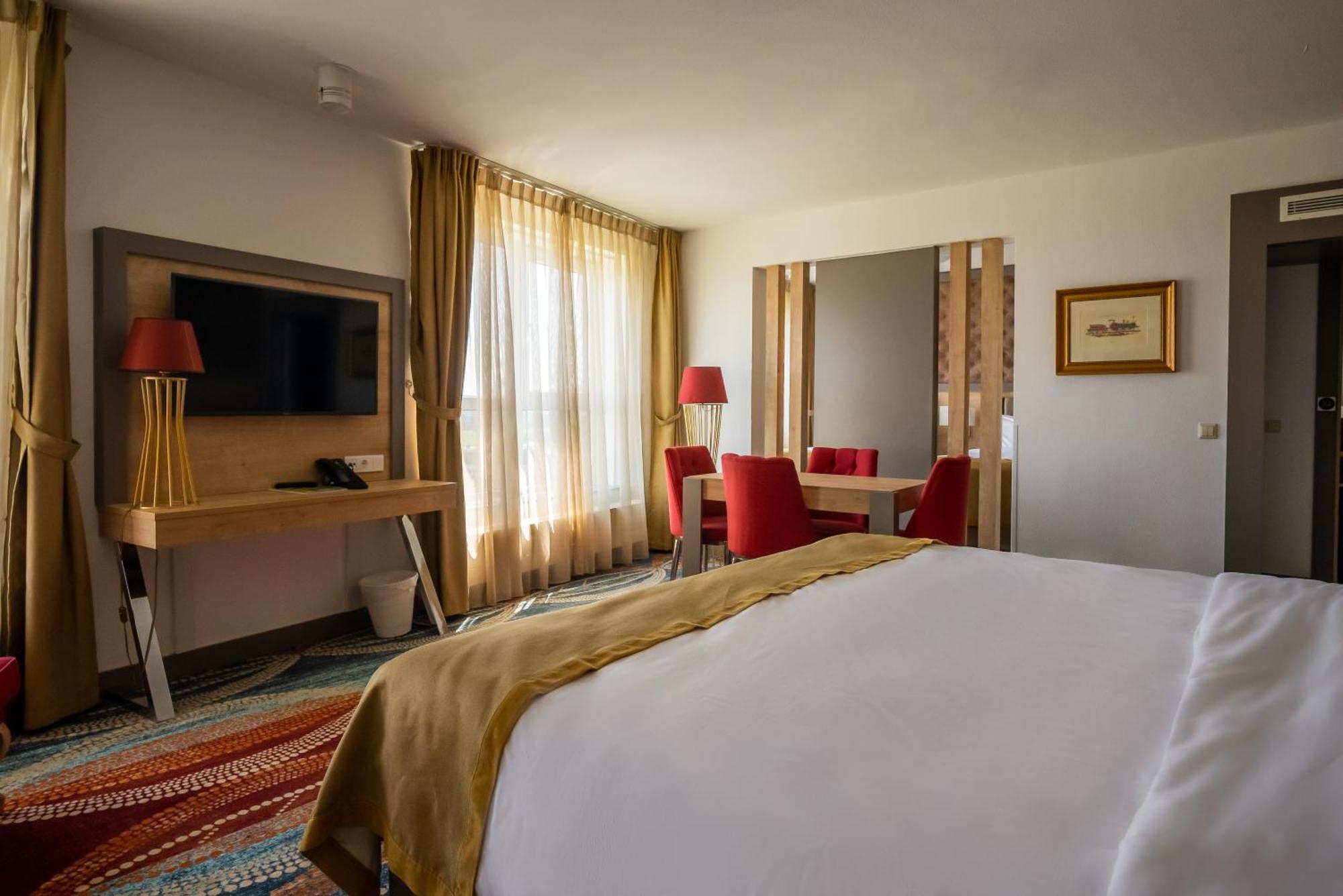Quadruple Room,1516395295:JPEG