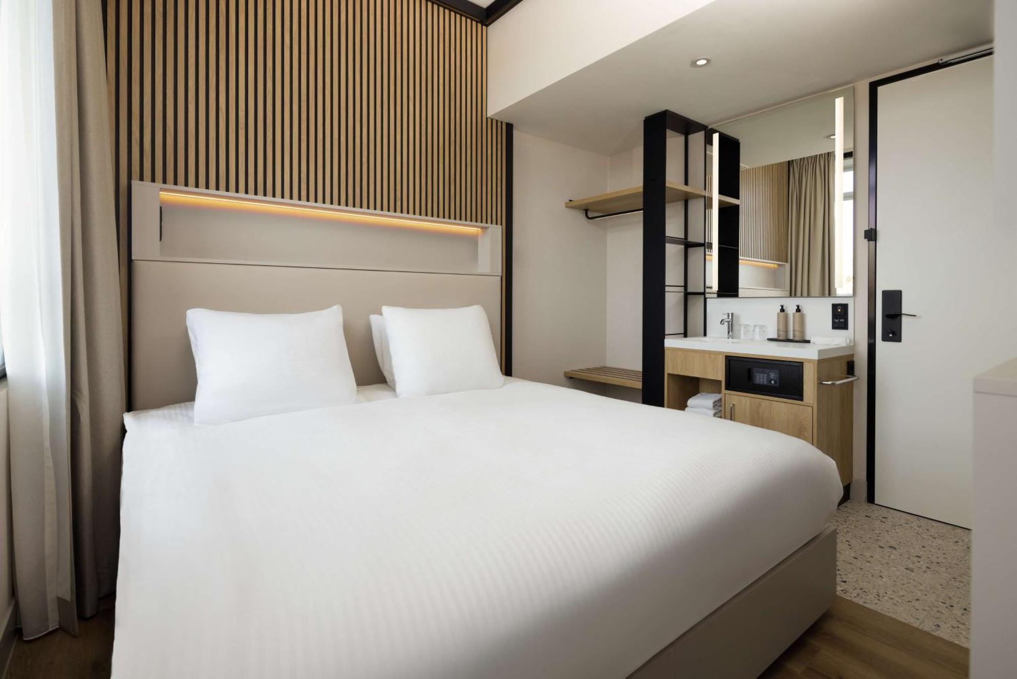 King Room,1552457443:JPEG